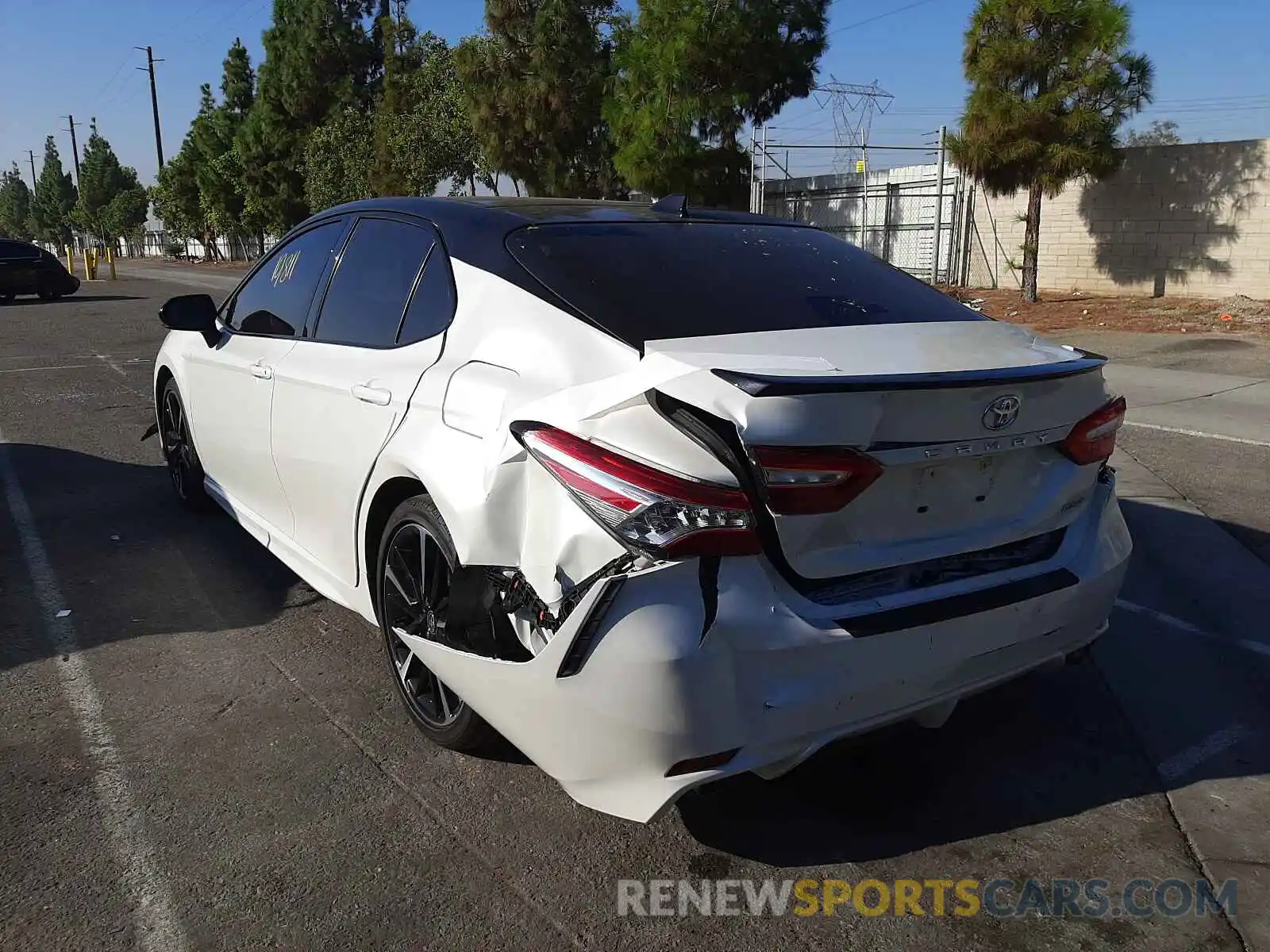 3 Photograph of a damaged car 4T1K61AK5LU379678 TOYOTA CAMRY 2020