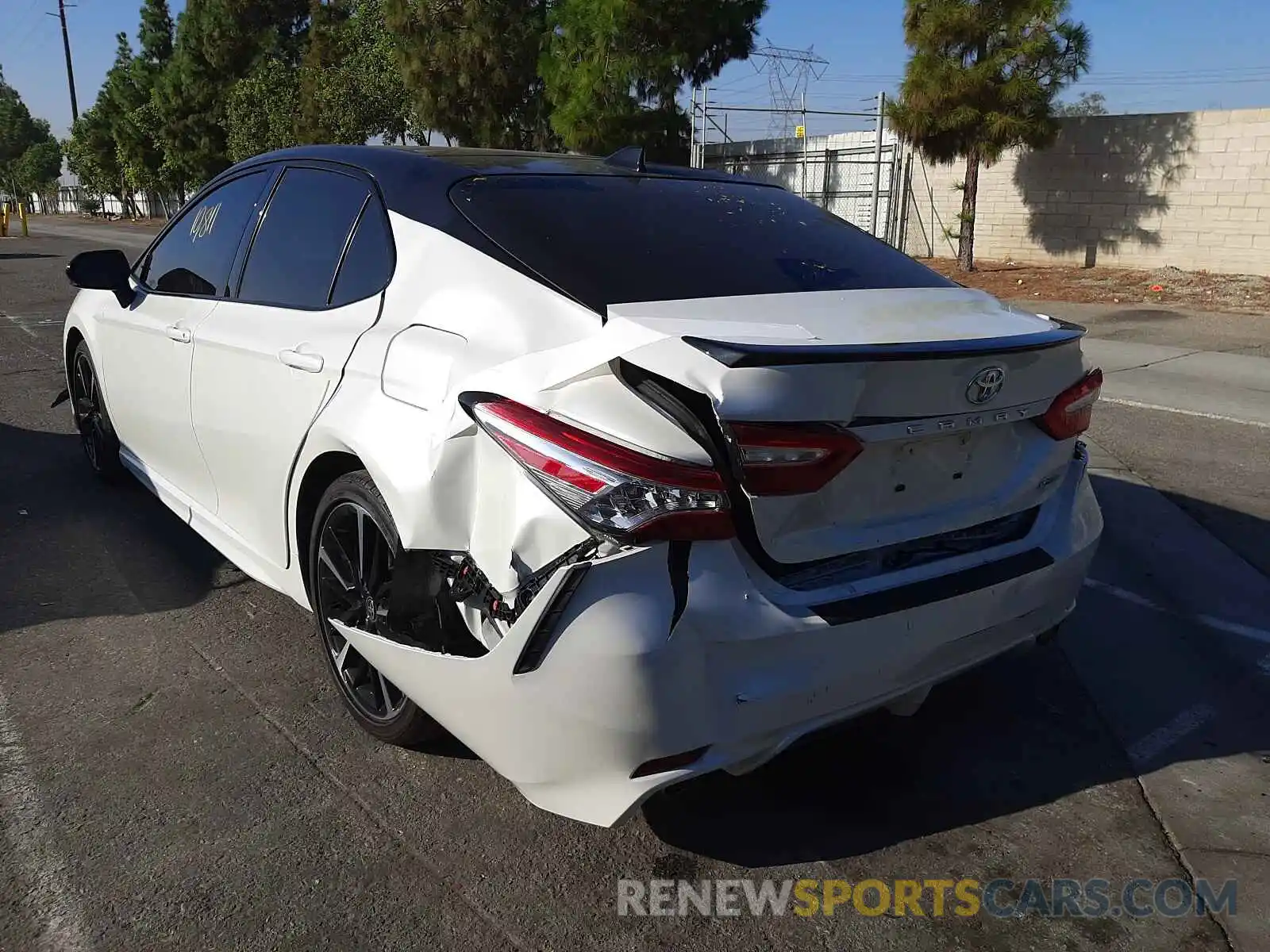 9 Photograph of a damaged car 4T1K61AK5LU379678 TOYOTA CAMRY 2020