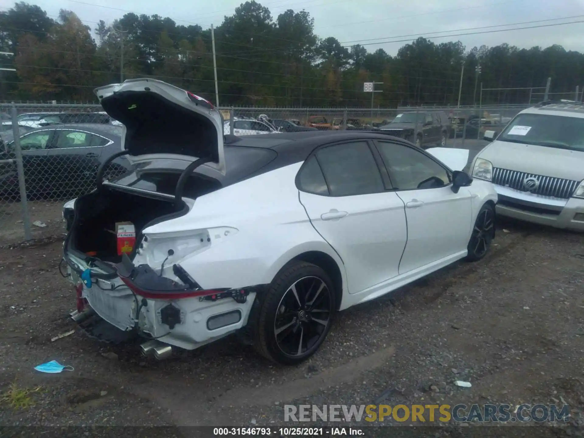 4 Photograph of a damaged car 4T1K61AK5LU383262 TOYOTA CAMRY 2020