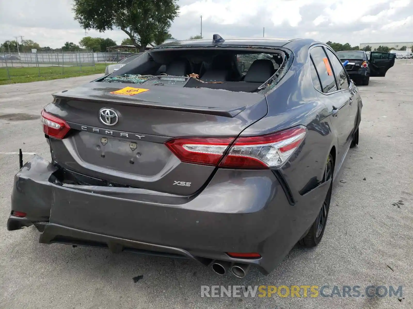 4 Photograph of a damaged car 4T1K61AK5LU384170 TOYOTA CAMRY 2020