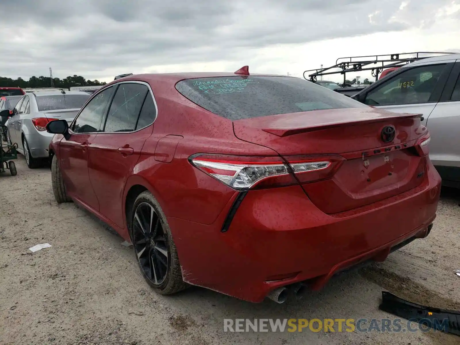 3 Photograph of a damaged car 4T1K61AK5LU392284 TOYOTA CAMRY 2020