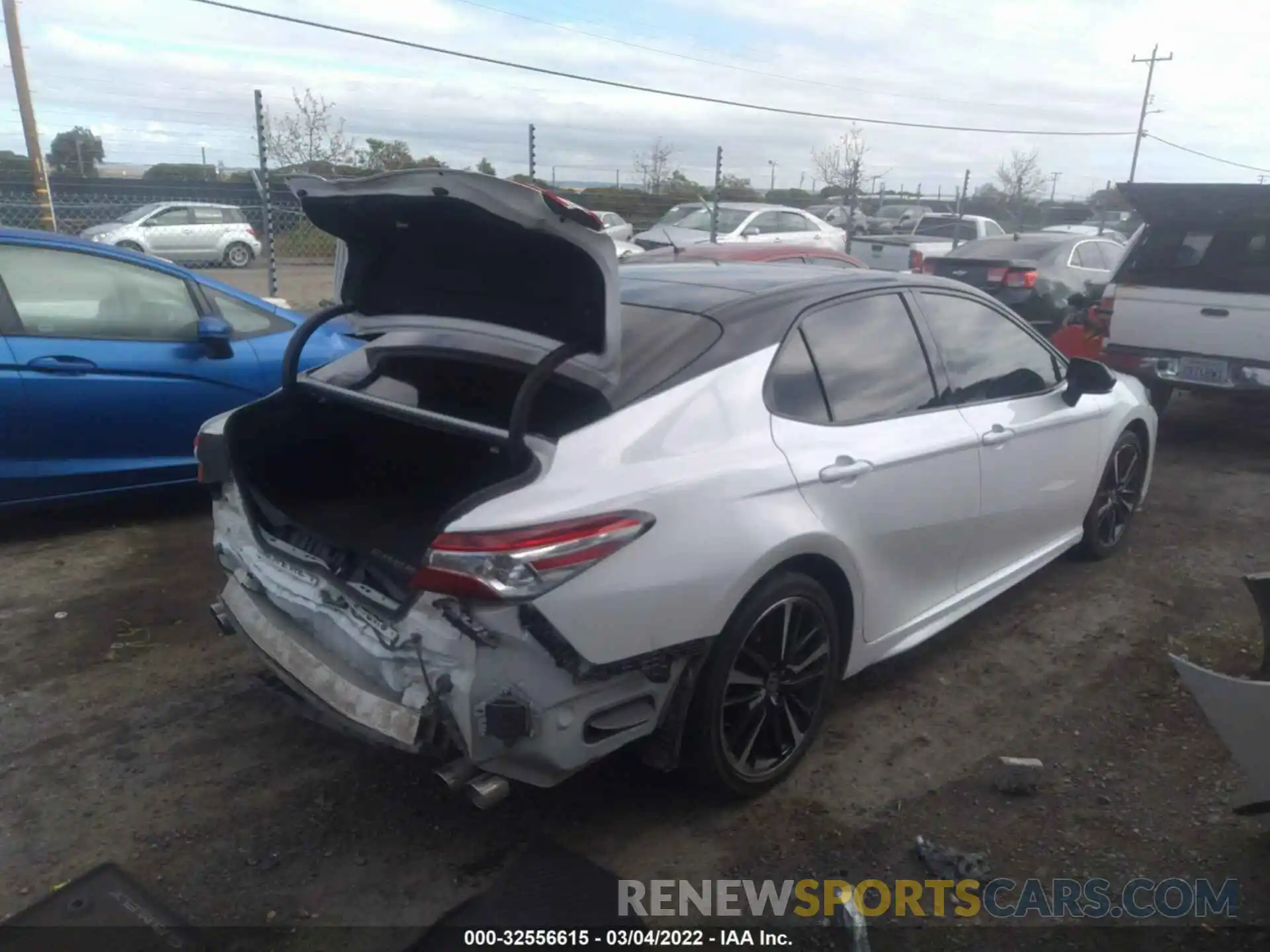 4 Photograph of a damaged car 4T1K61AK5LU395573 TOYOTA CAMRY 2020