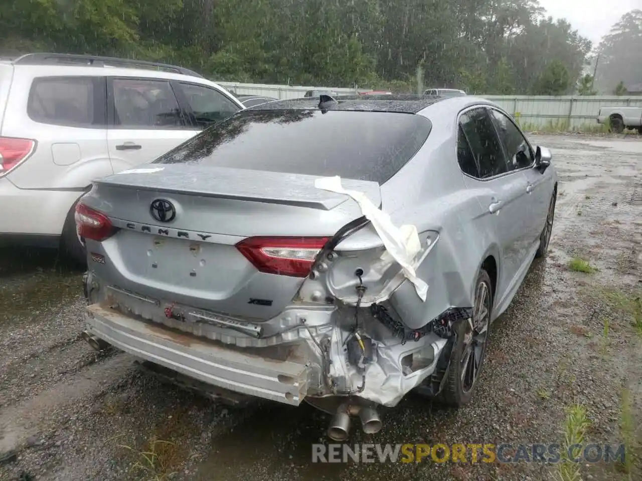 4 Photograph of a damaged car 4T1K61AK5LU395640 TOYOTA CAMRY 2020