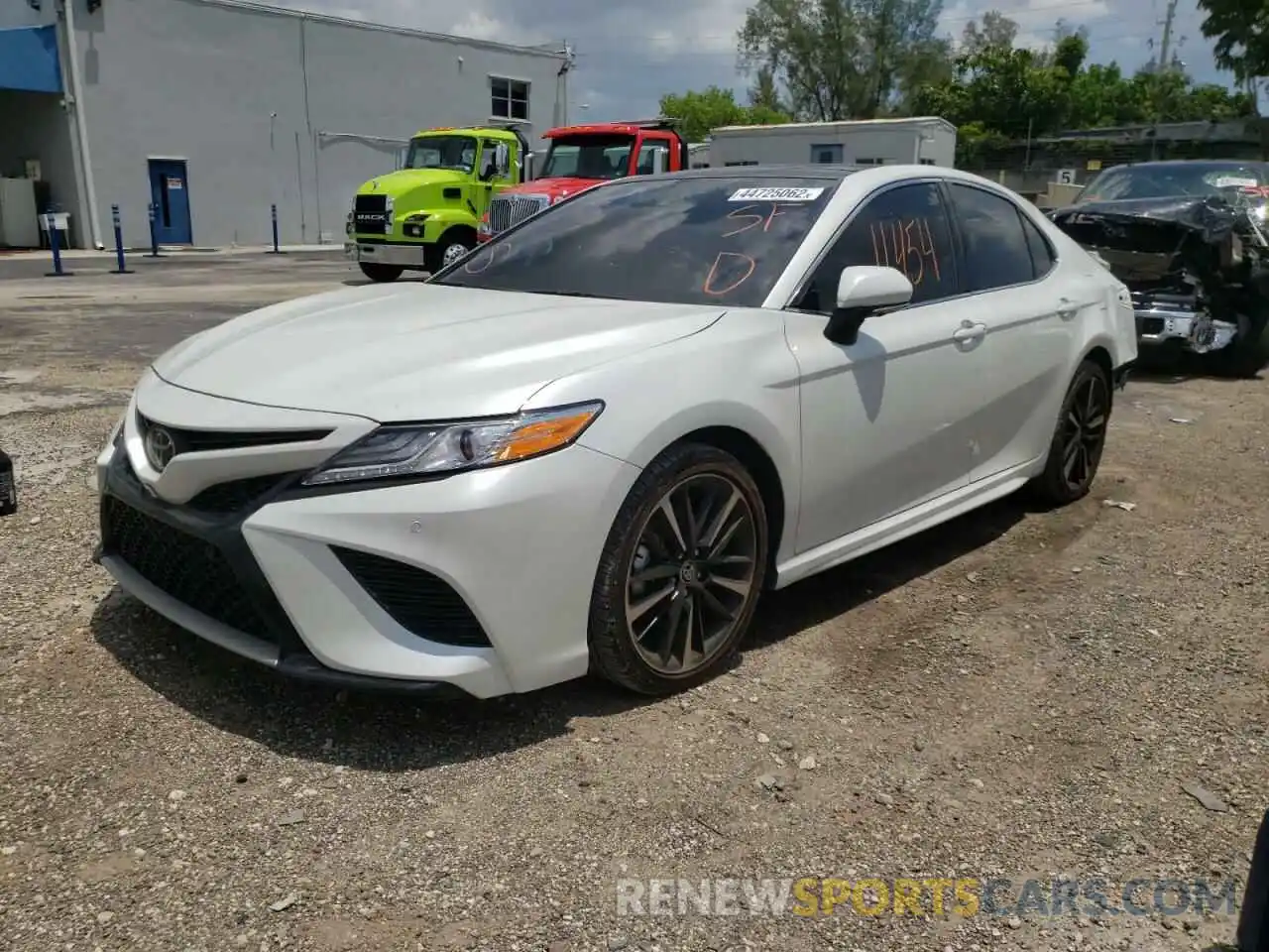 2 Photograph of a damaged car 4T1K61AK5LU398358 TOYOTA CAMRY 2020