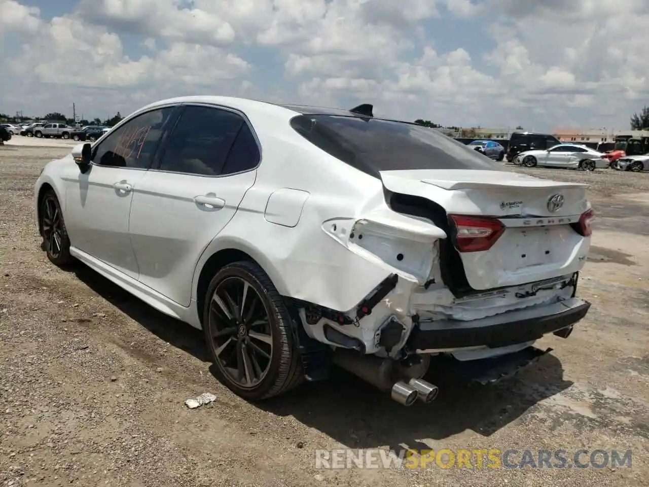 3 Photograph of a damaged car 4T1K61AK5LU398358 TOYOTA CAMRY 2020