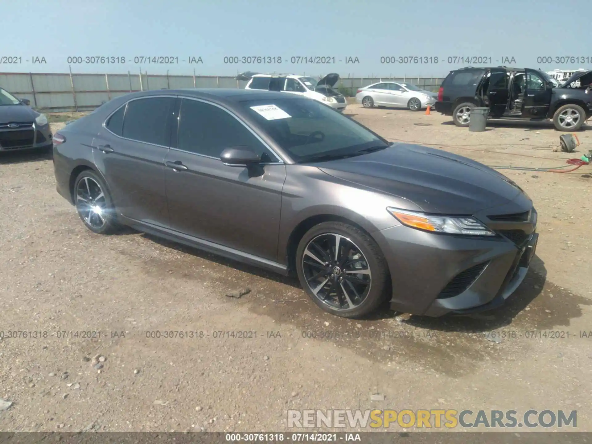 1 Photograph of a damaged car 4T1K61AK5LU505005 TOYOTA CAMRY 2020