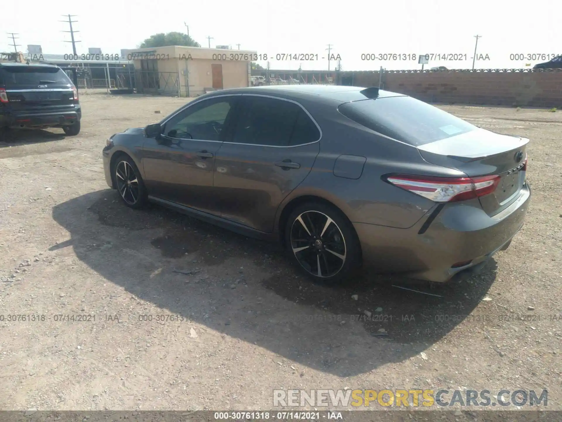 3 Photograph of a damaged car 4T1K61AK5LU505005 TOYOTA CAMRY 2020