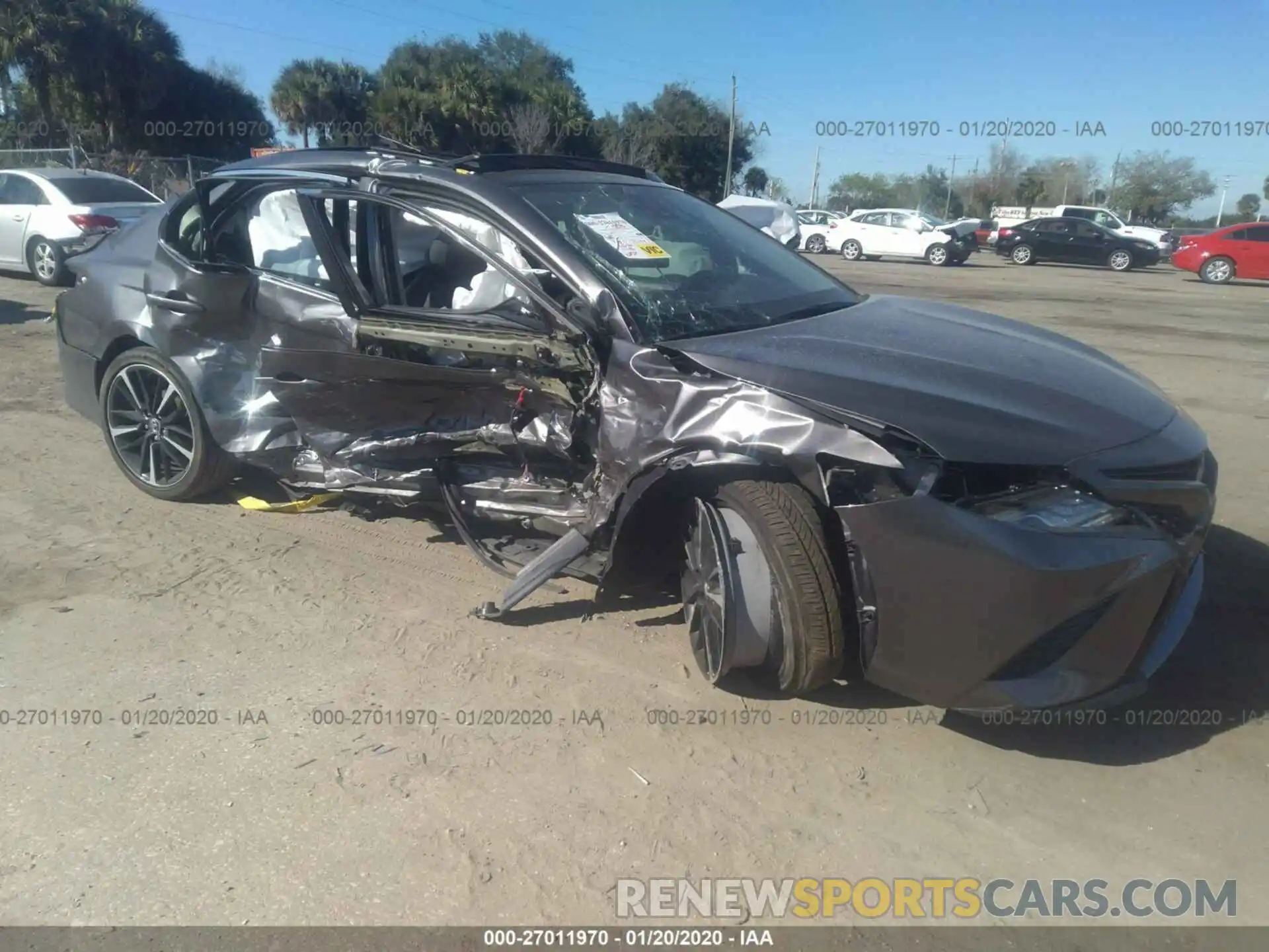 1 Photograph of a damaged car 4T1K61AK5LU858120 TOYOTA CAMRY 2020