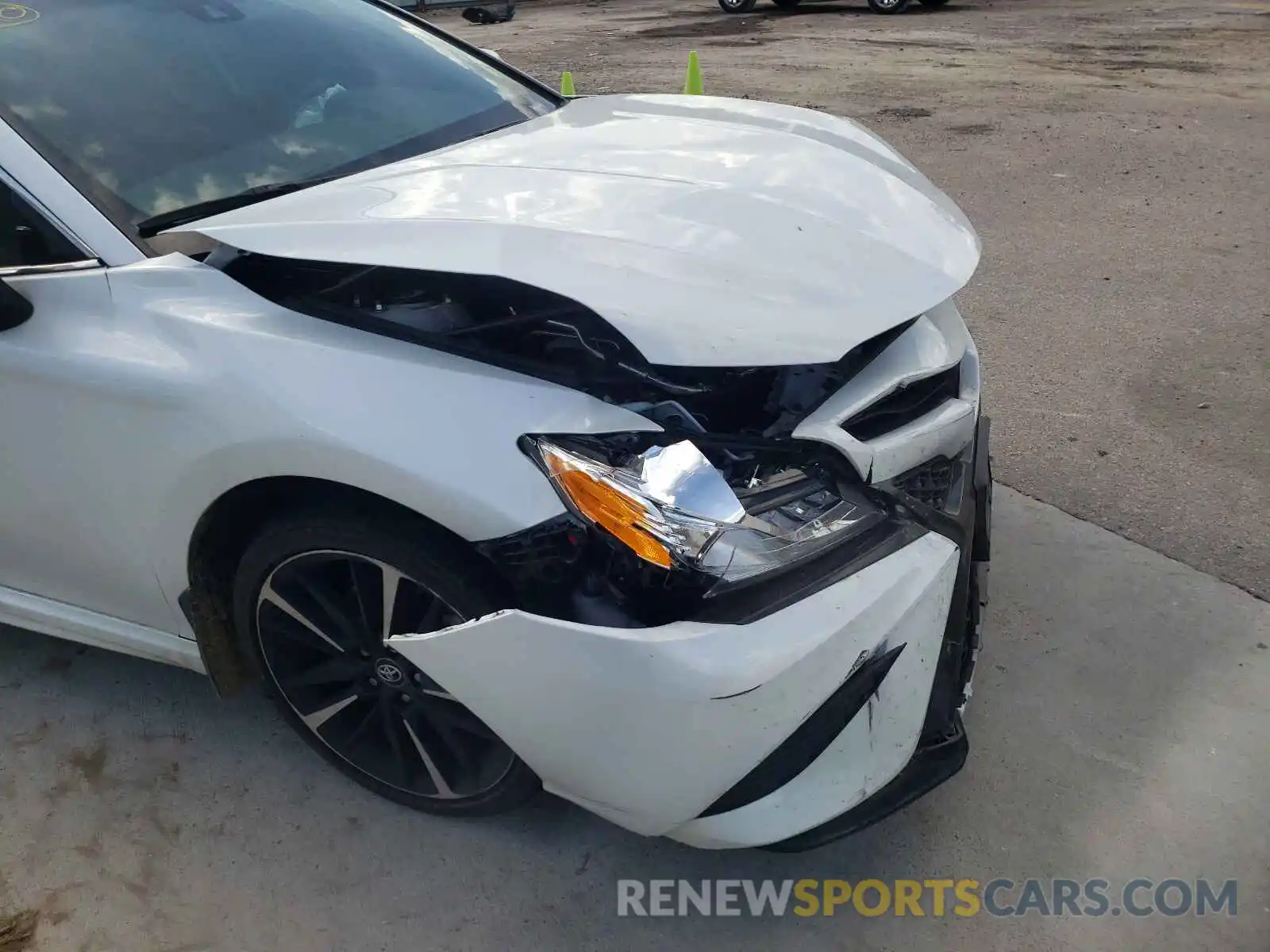 9 Photograph of a damaged car 4T1K61AK5LU859073 TOYOTA CAMRY 2020