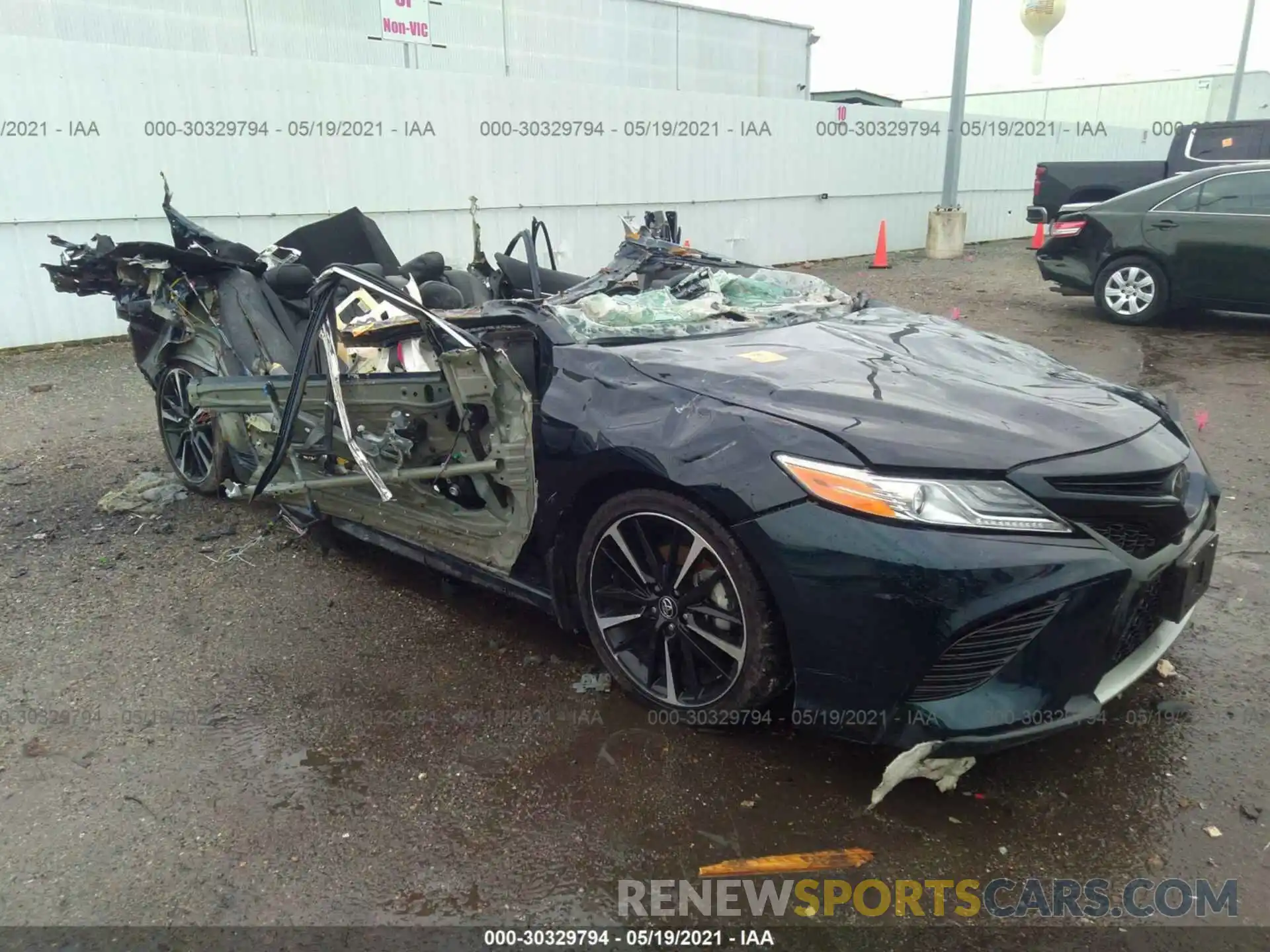 1 Photograph of a damaged car 4T1K61AK5LU900513 TOYOTA CAMRY 2020