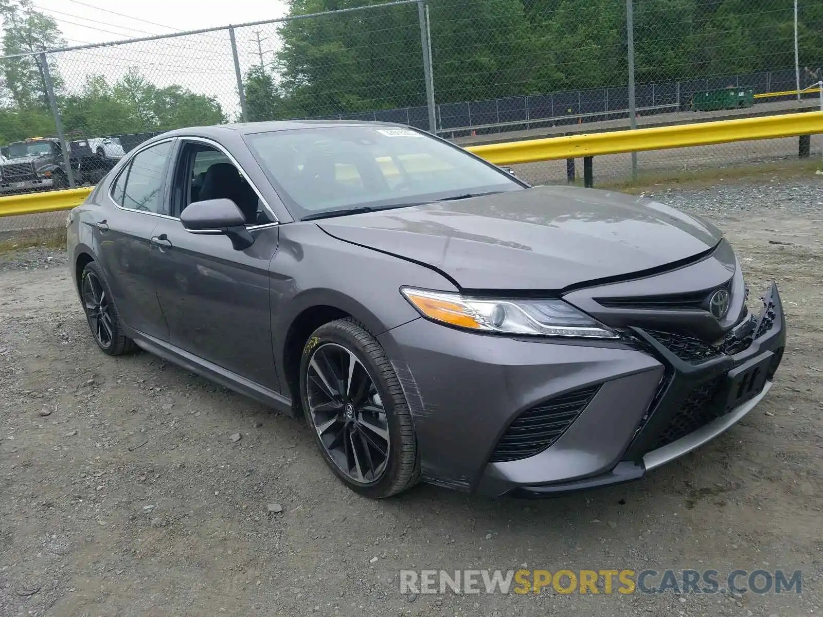 1 Photograph of a damaged car 4T1K61AK5LU909888 TOYOTA CAMRY 2020