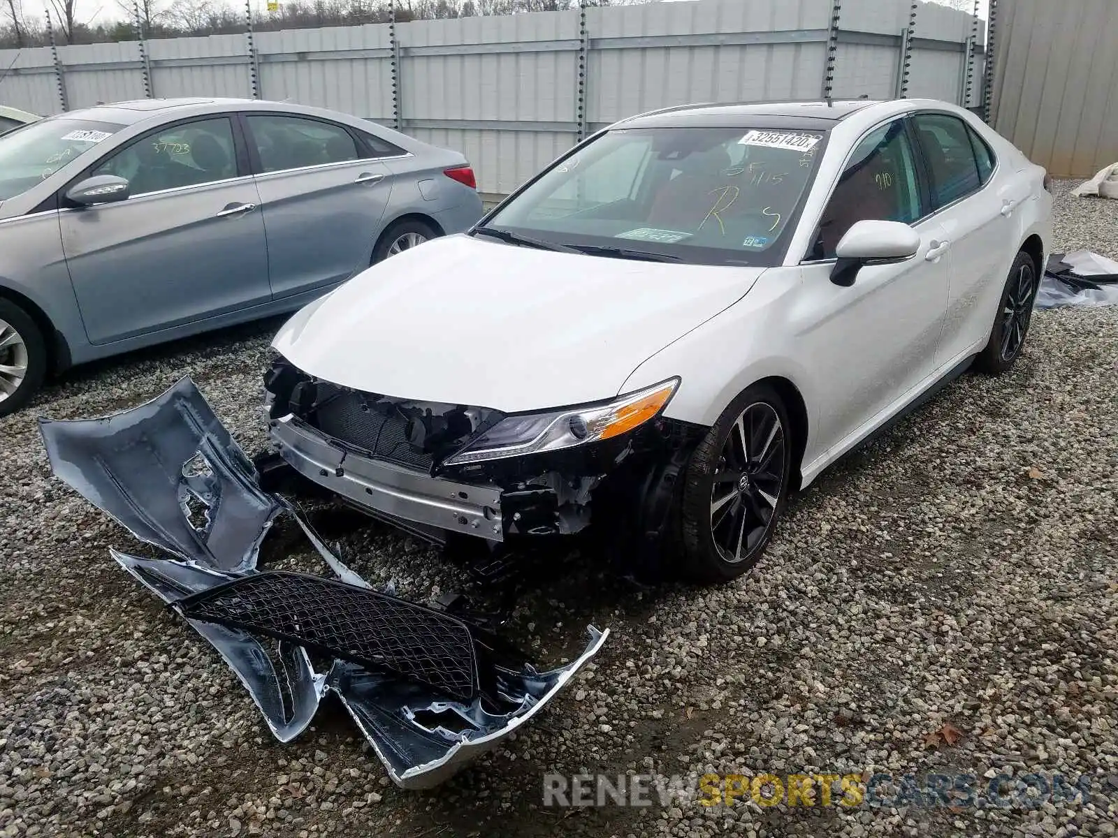 2 Photograph of a damaged car 4T1K61AK5LU916548 TOYOTA CAMRY 2020