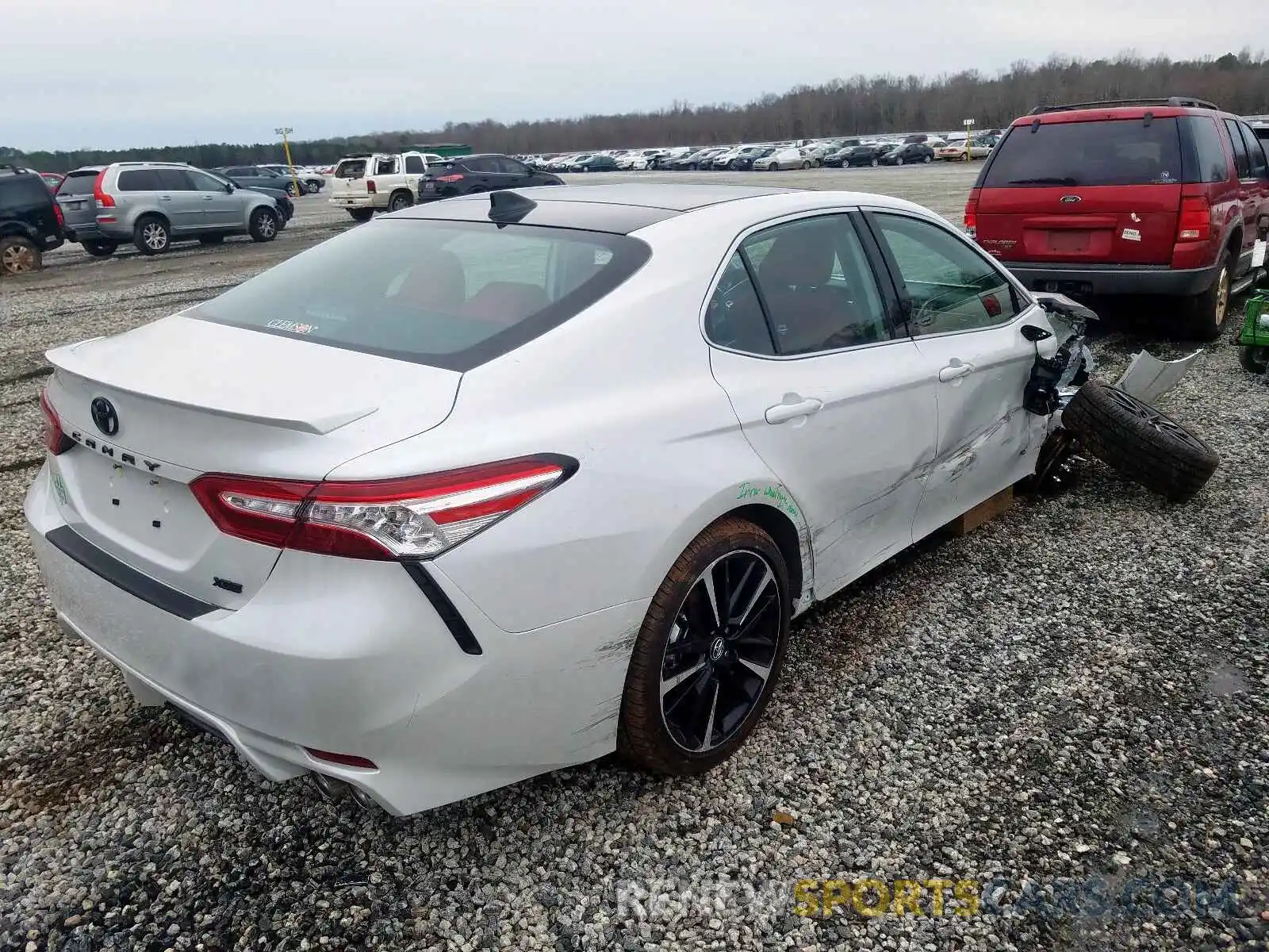 4 Photograph of a damaged car 4T1K61AK5LU916548 TOYOTA CAMRY 2020