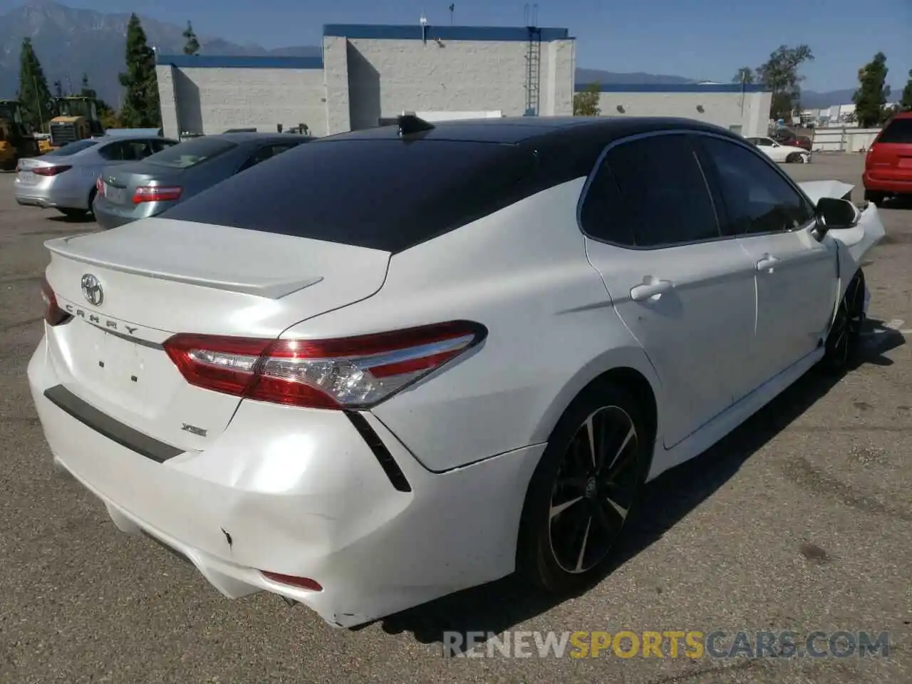 4 Photograph of a damaged car 4T1K61AK5LU925959 TOYOTA CAMRY 2020