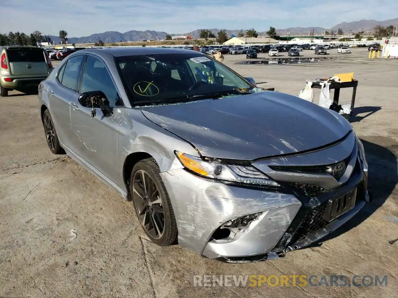 1 Photograph of a damaged car 4T1K61AK5LU931034 TOYOTA CAMRY 2020