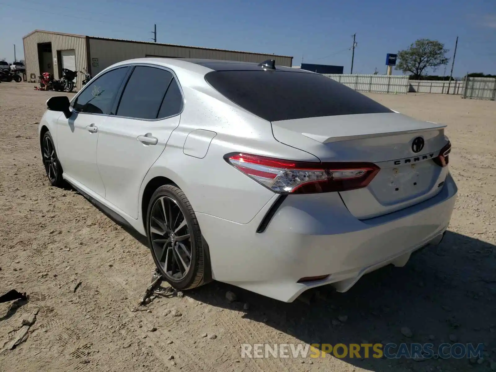 3 Photograph of a damaged car 4T1K61AK5LU937349 TOYOTA CAMRY 2020