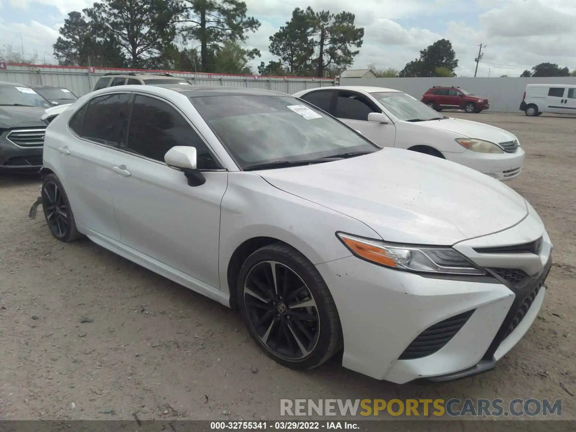 1 Photograph of a damaged car 4T1K61AK5LU954779 TOYOTA CAMRY 2020