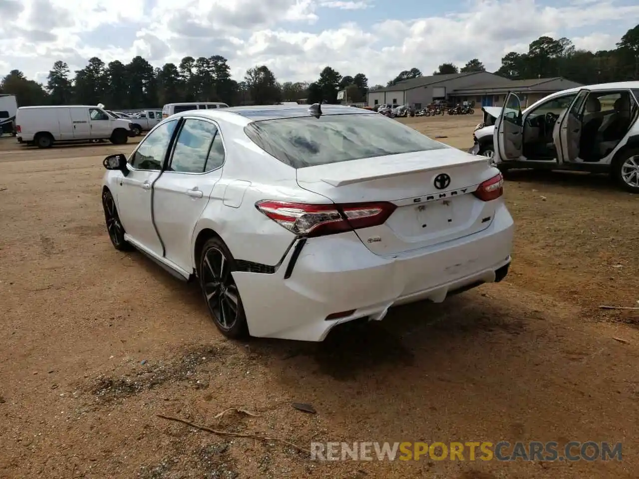 3 Photograph of a damaged car 4T1K61AK5LU956001 TOYOTA CAMRY 2020