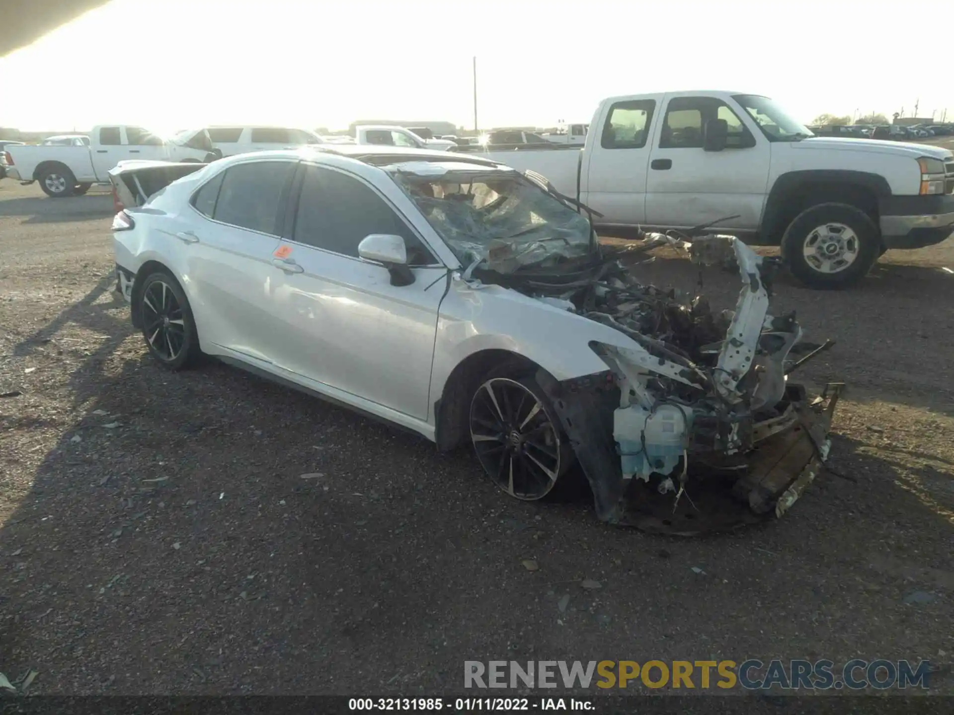 1 Photograph of a damaged car 4T1K61AK5LU977897 TOYOTA CAMRY 2020