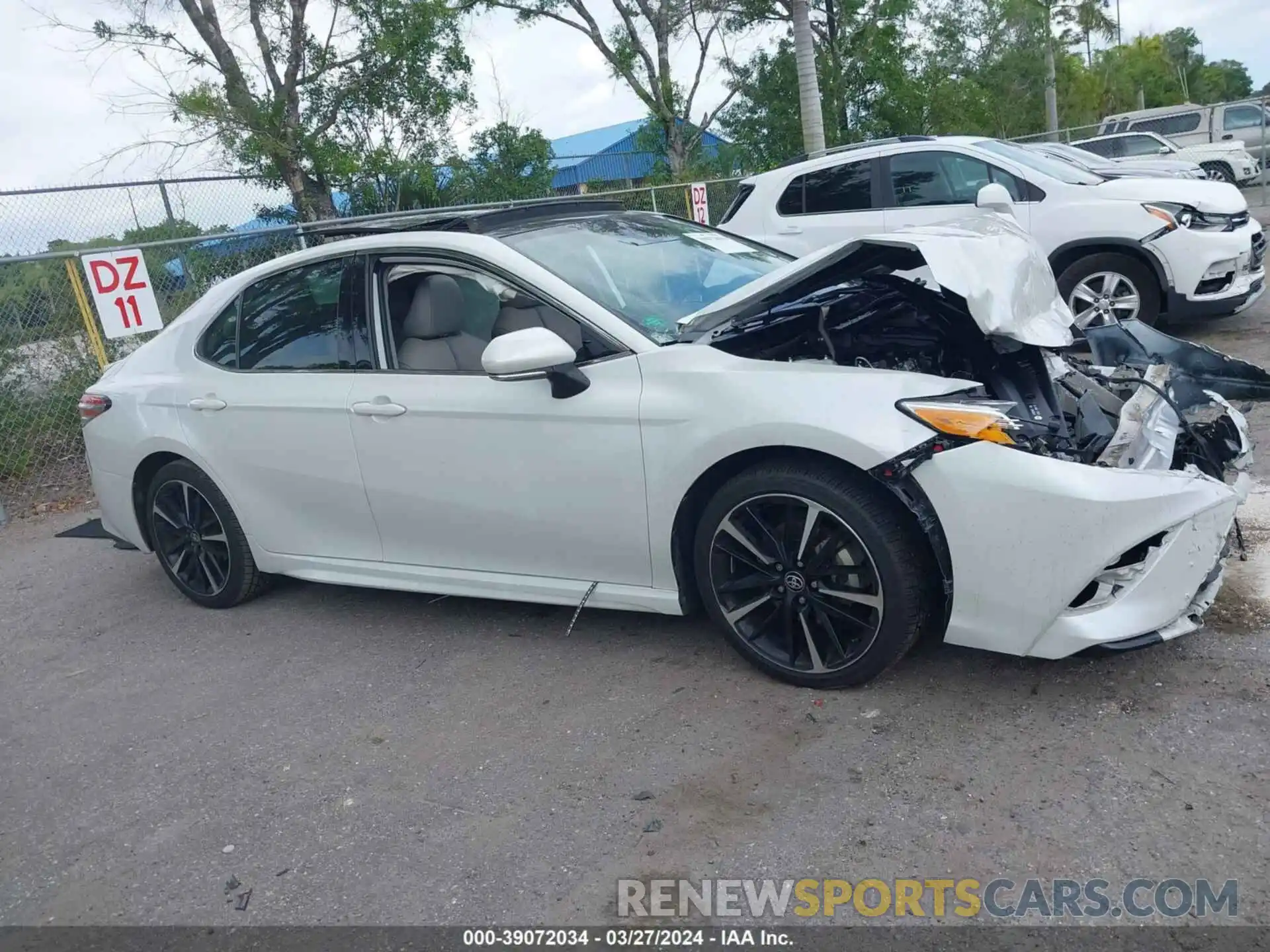 12 Photograph of a damaged car 4T1K61AK5LU979178 TOYOTA CAMRY 2020