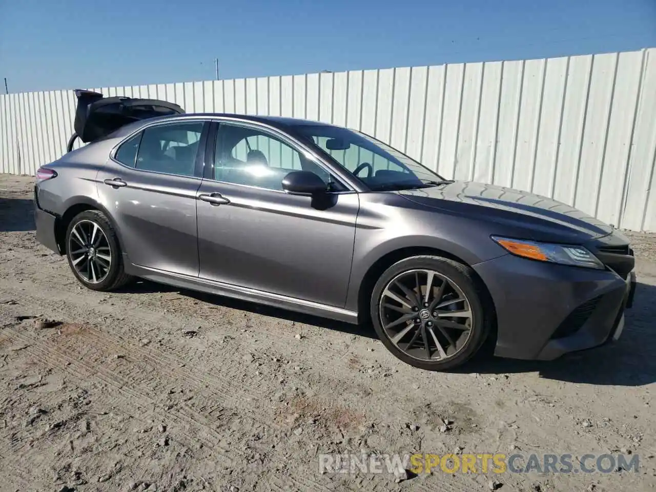 4 Photograph of a damaged car 4T1K61AK5LU999589 TOYOTA CAMRY 2020