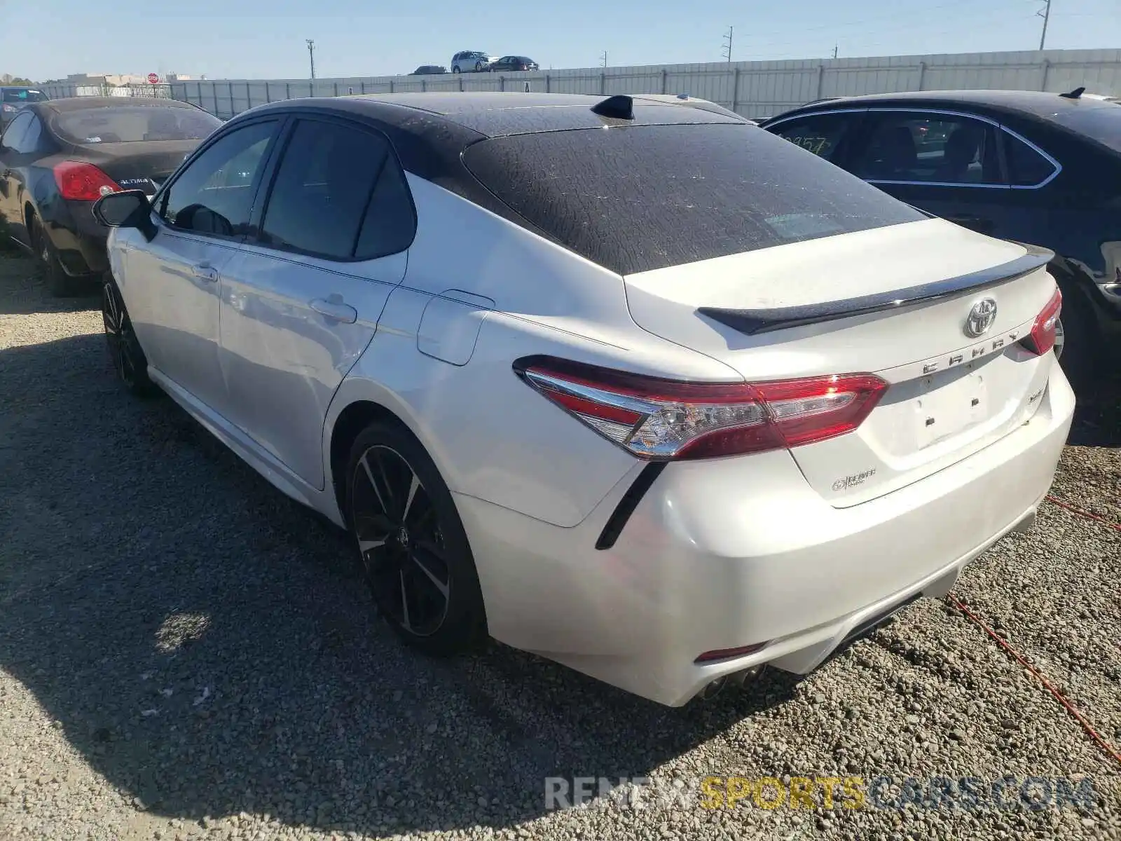 3 Photograph of a damaged car 4T1K61AK6LU302138 TOYOTA CAMRY 2020