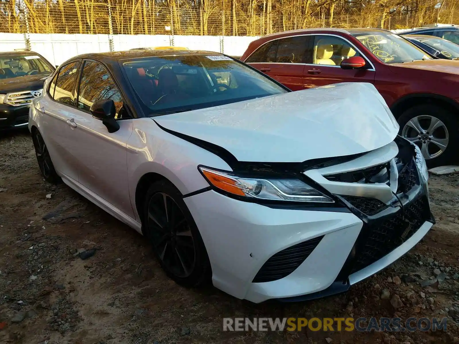 1 Photograph of a damaged car 4T1K61AK6LU310109 TOYOTA CAMRY 2020