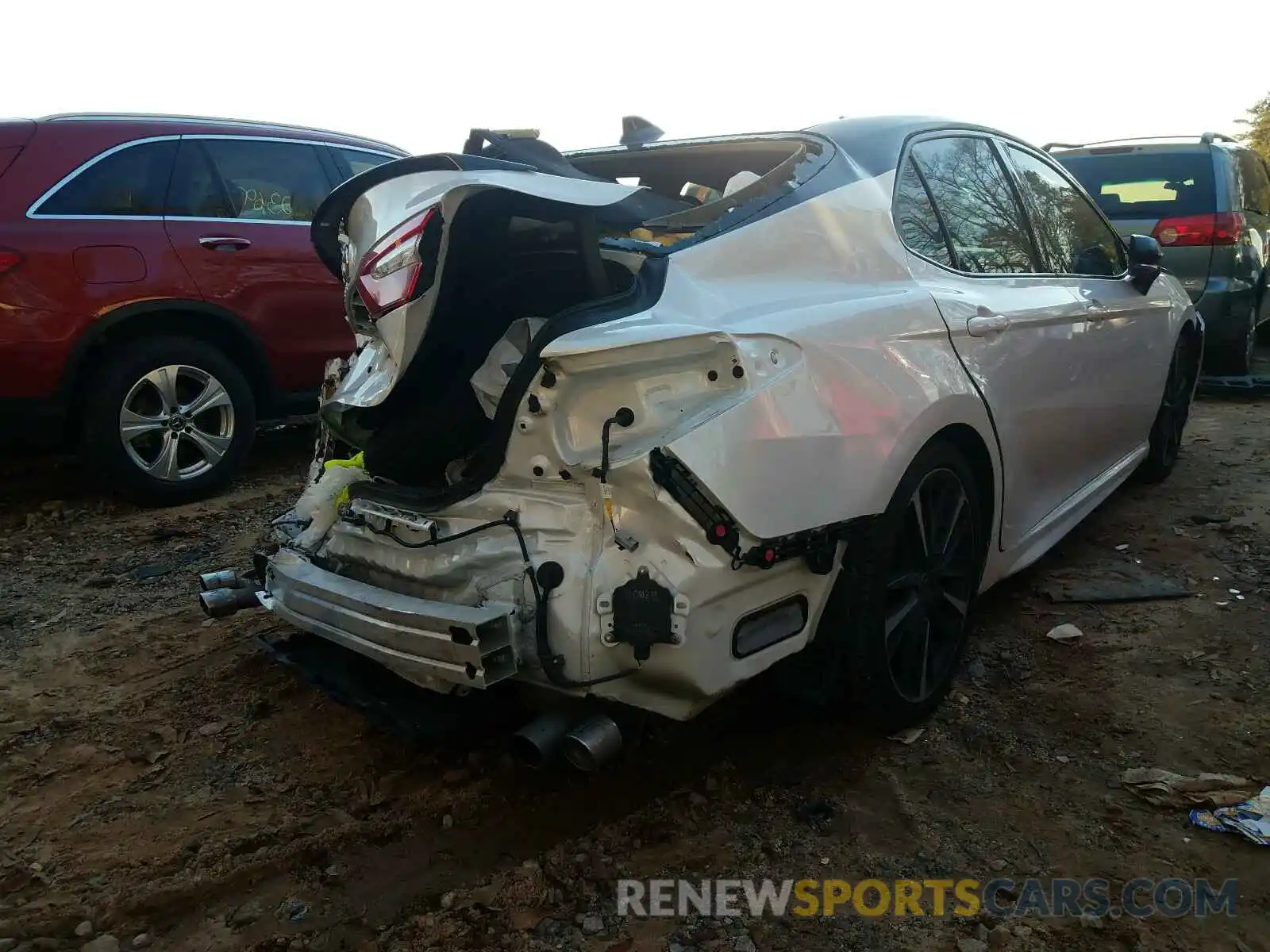 4 Photograph of a damaged car 4T1K61AK6LU310109 TOYOTA CAMRY 2020