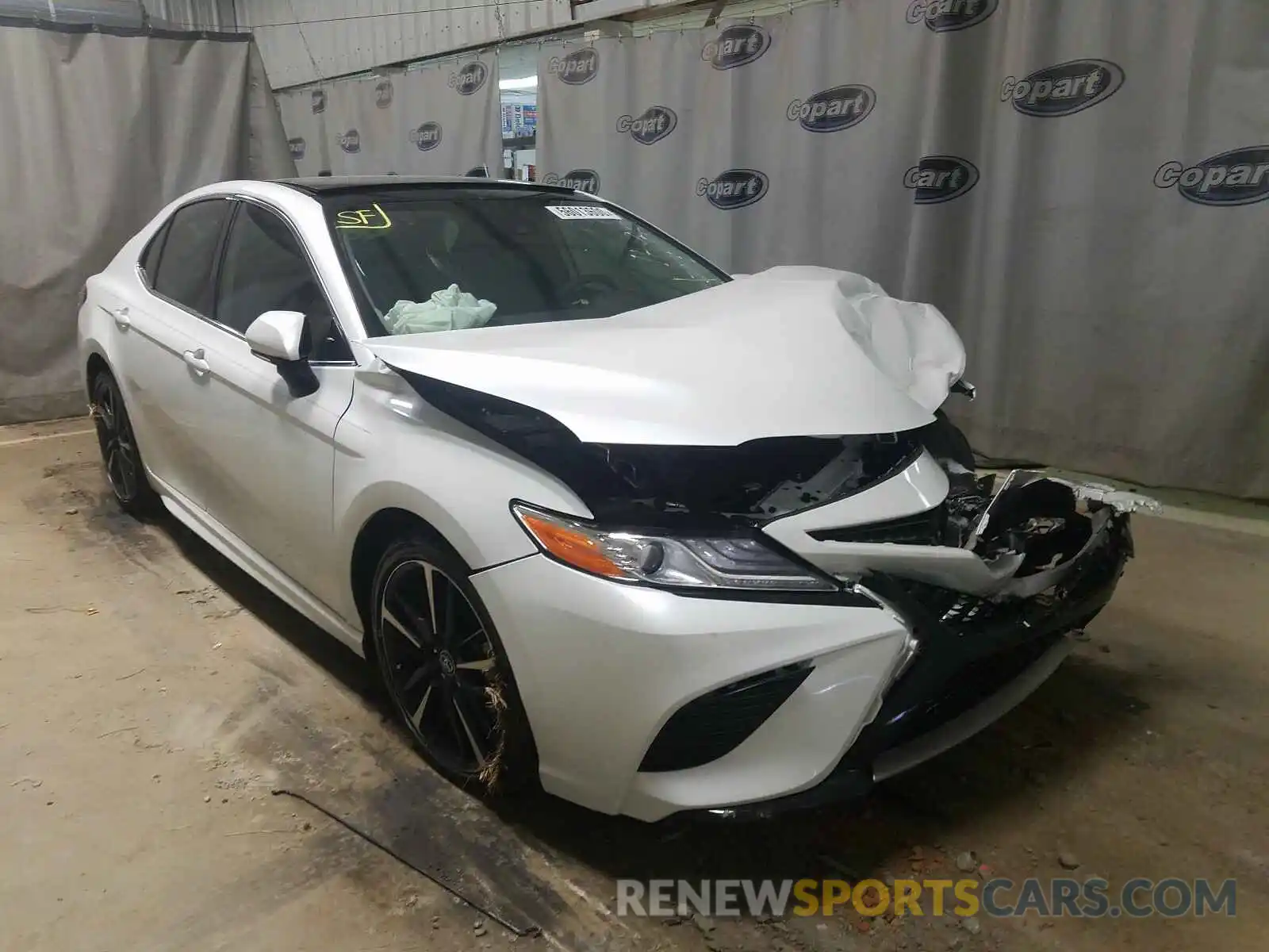 1 Photograph of a damaged car 4T1K61AK6LU317125 TOYOTA CAMRY 2020