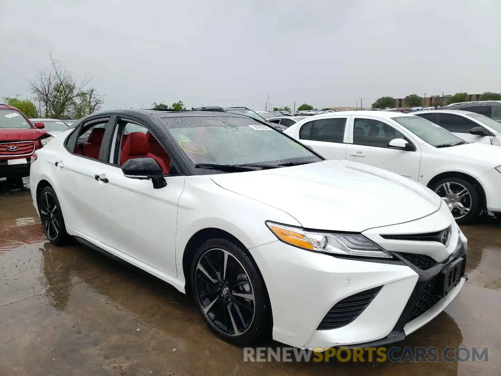 1 Photograph of a damaged car 4T1K61AK6LU320350 TOYOTA CAMRY 2020