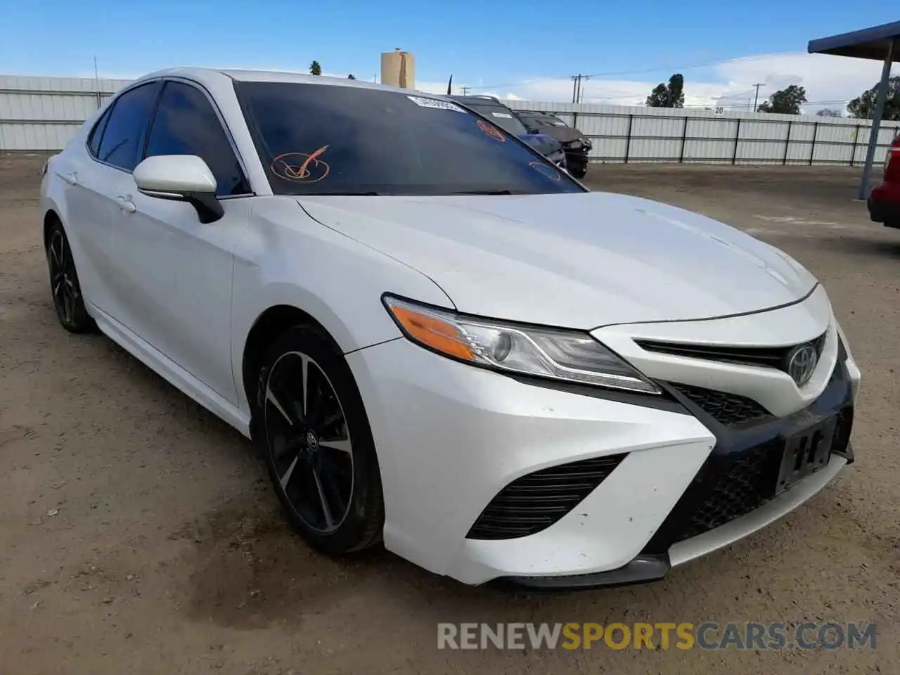 1 Photograph of a damaged car 4T1K61AK6LU321952 TOYOTA CAMRY 2020