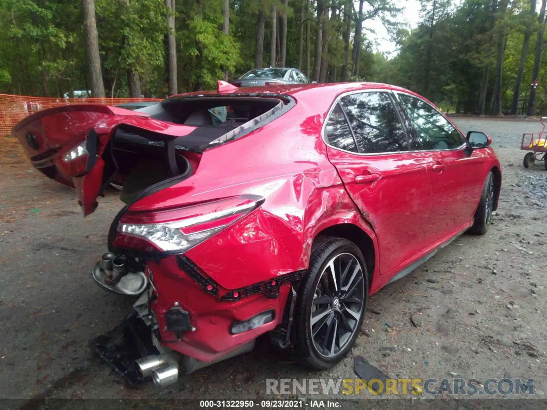 4 Photograph of a damaged car 4T1K61AK6LU334734 TOYOTA CAMRY 2020