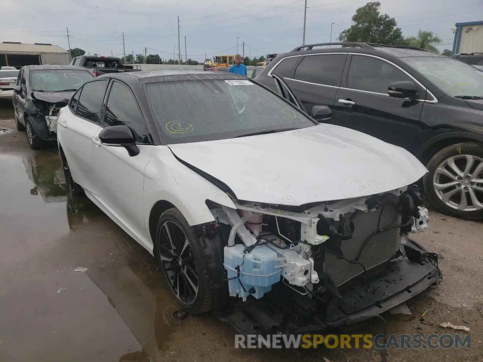 1 Photograph of a damaged car 4T1K61AK6LU349041 TOYOTA CAMRY 2020