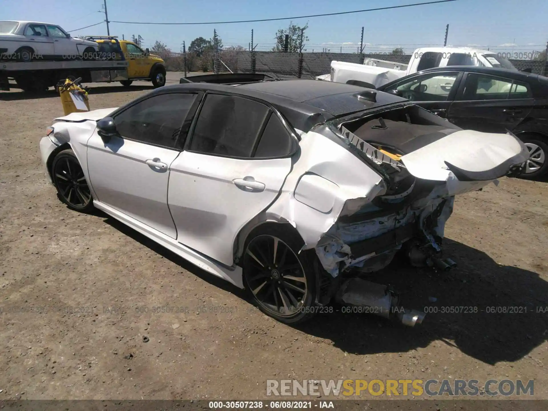 3 Photograph of a damaged car 4T1K61AK6LU349721 TOYOTA CAMRY 2020