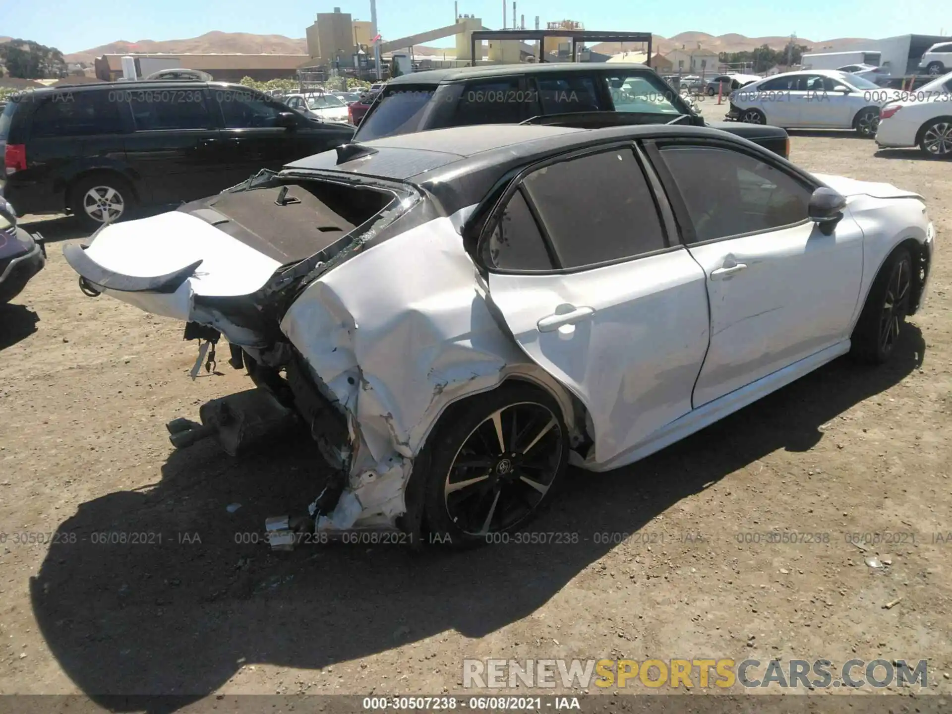 4 Photograph of a damaged car 4T1K61AK6LU349721 TOYOTA CAMRY 2020