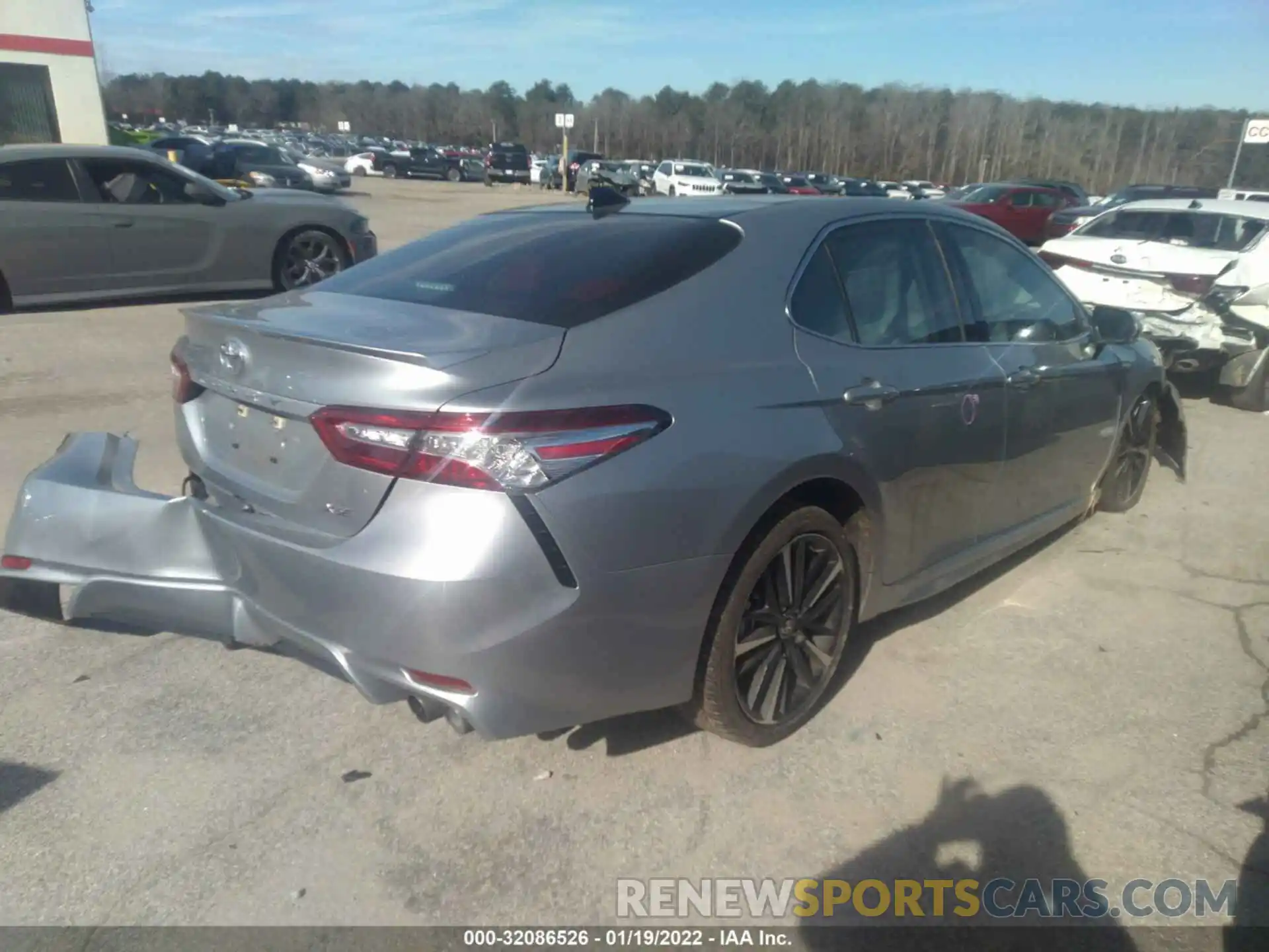 4 Photograph of a damaged car 4T1K61AK6LU361223 TOYOTA CAMRY 2020