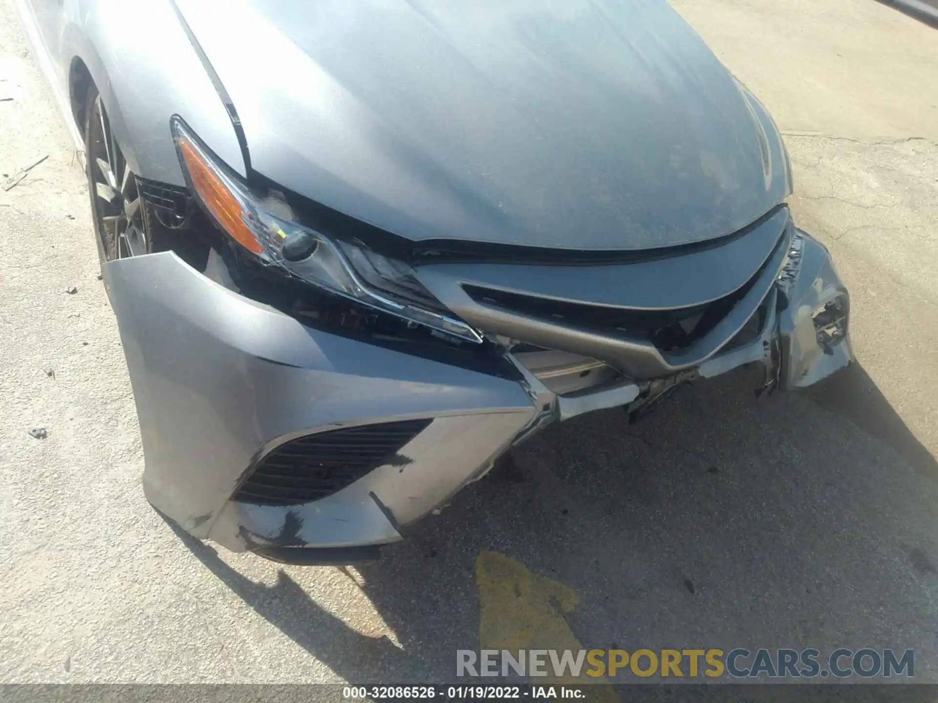 6 Photograph of a damaged car 4T1K61AK6LU361223 TOYOTA CAMRY 2020