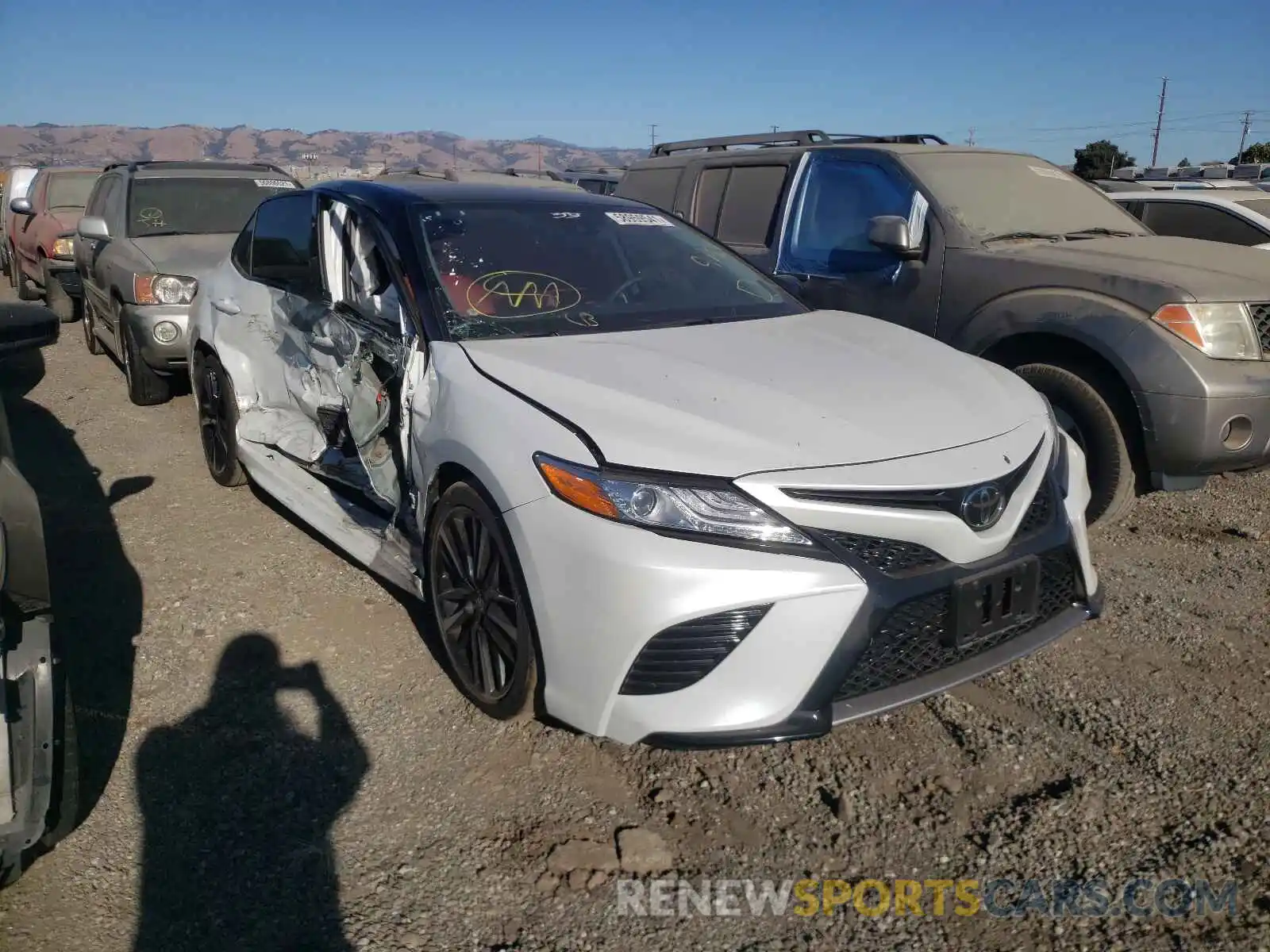 1 Photograph of a damaged car 4T1K61AK6LU361626 TOYOTA CAMRY 2020