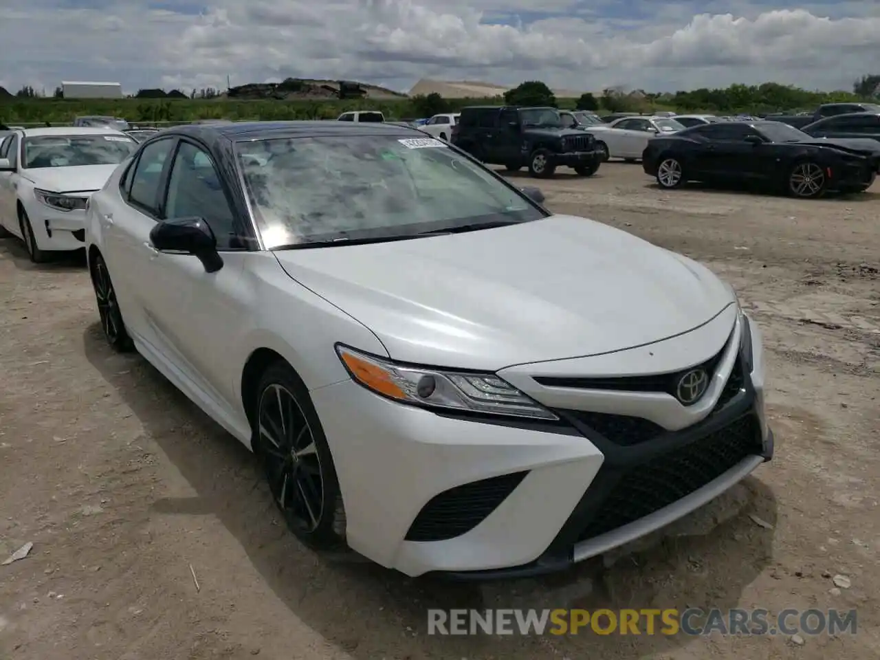 1 Photograph of a damaged car 4T1K61AK6LU374716 TOYOTA CAMRY 2020