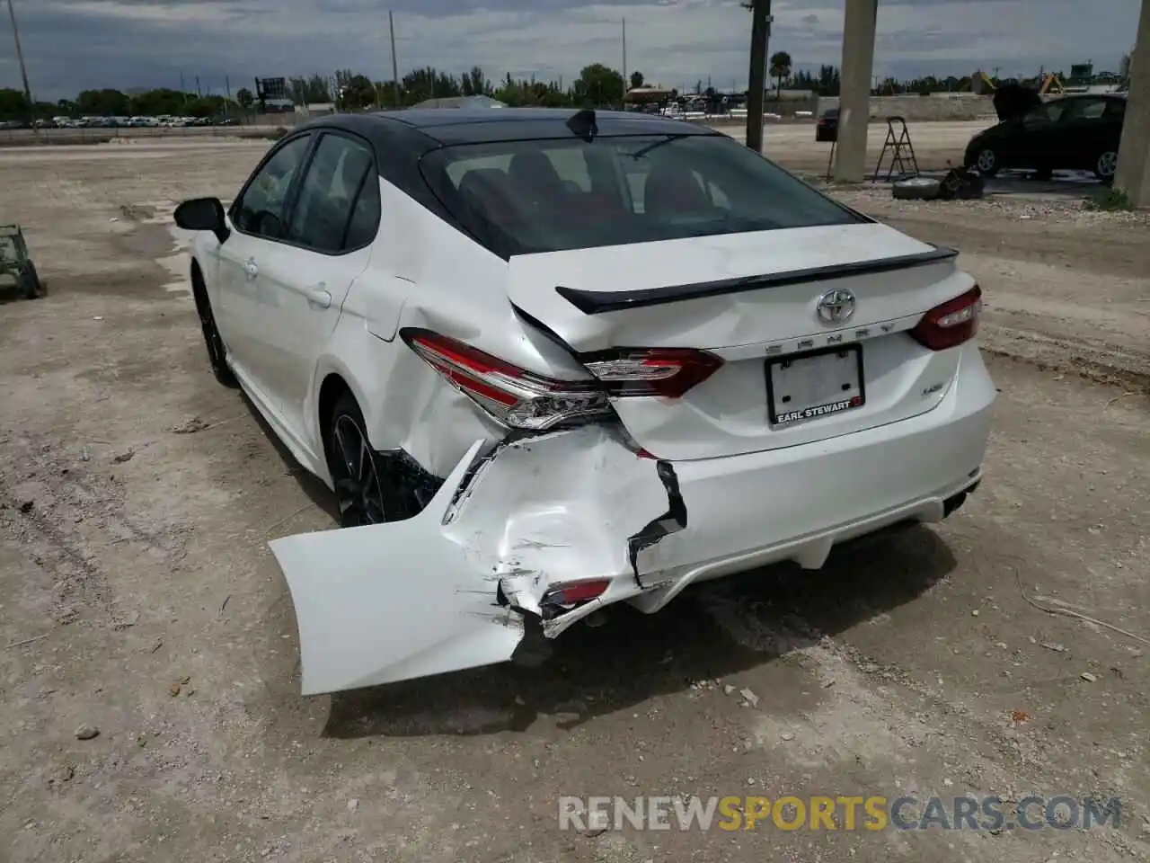 3 Photograph of a damaged car 4T1K61AK6LU374716 TOYOTA CAMRY 2020