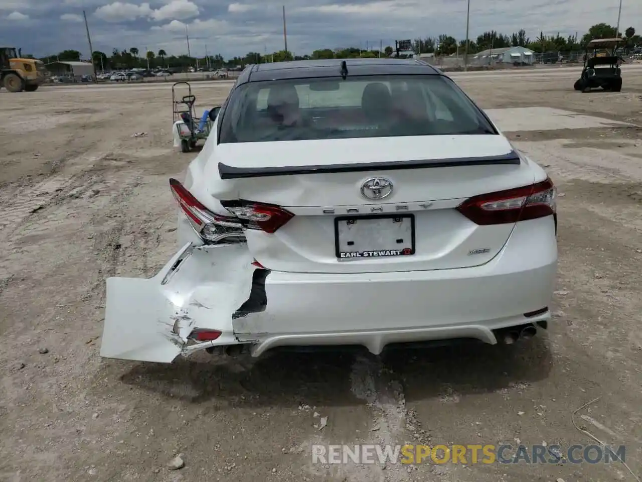 9 Photograph of a damaged car 4T1K61AK6LU374716 TOYOTA CAMRY 2020