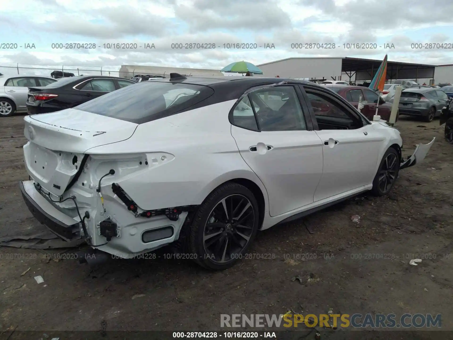 4 Photograph of a damaged car 4T1K61AK6LU377096 TOYOTA CAMRY 2020