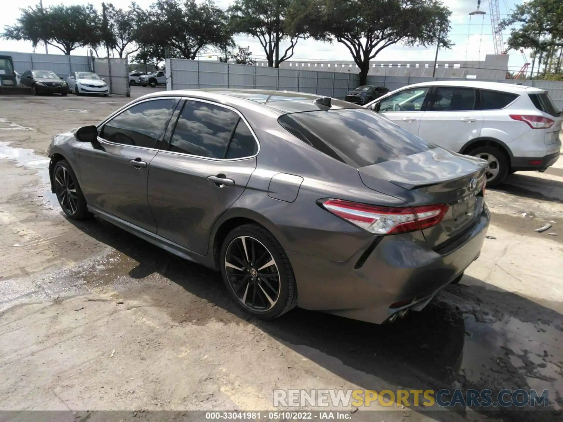 3 Photograph of a damaged car 4T1K61AK6LU380354 TOYOTA CAMRY 2020