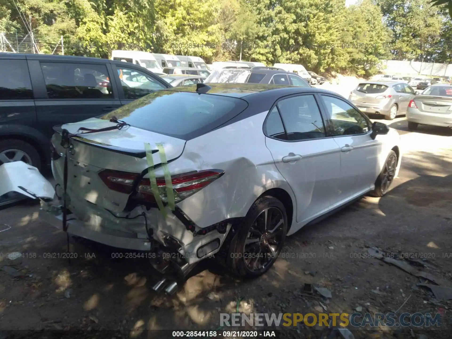 4 Photograph of a damaged car 4T1K61AK6LU384341 TOYOTA CAMRY 2020