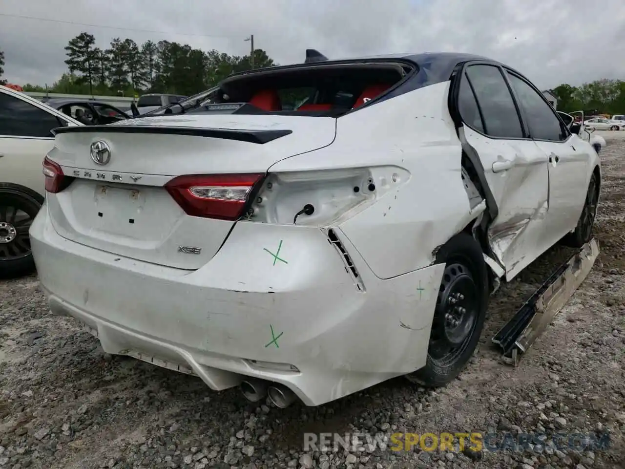 4 Photograph of a damaged car 4T1K61AK6LU386140 TOYOTA CAMRY 2020