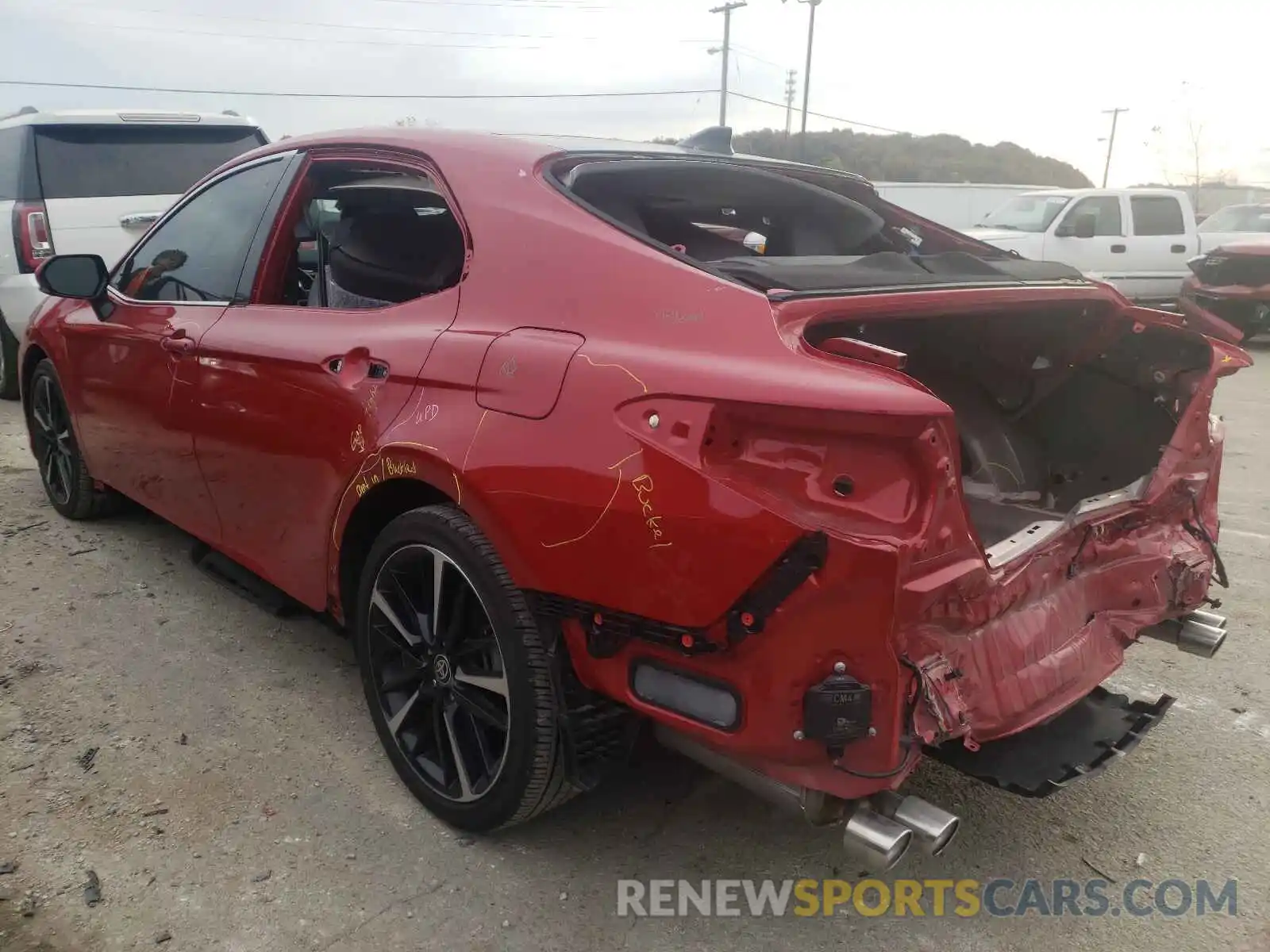 3 Photograph of a damaged car 4T1K61AK6LU402000 TOYOTA CAMRY 2020