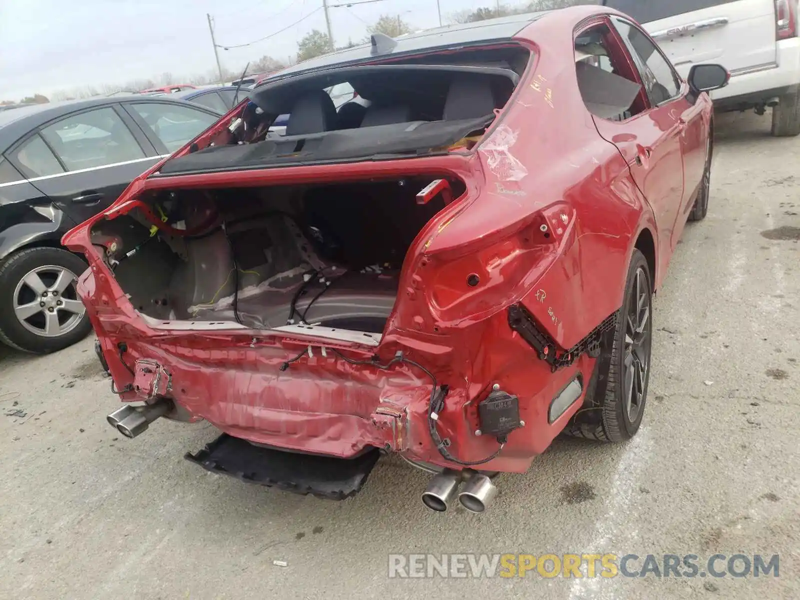 9 Photograph of a damaged car 4T1K61AK6LU402000 TOYOTA CAMRY 2020