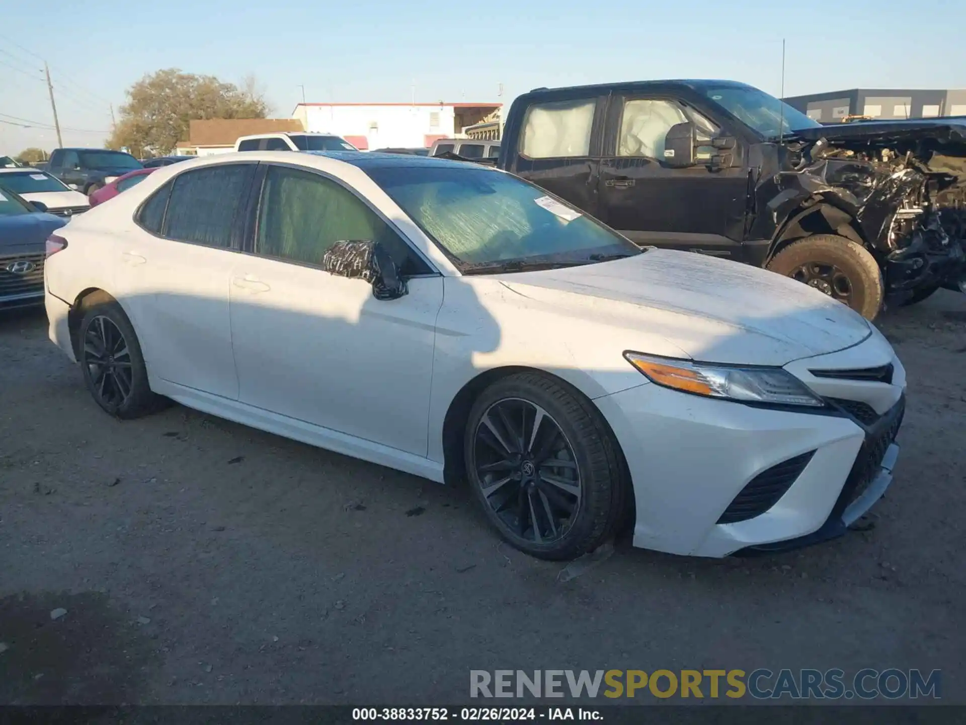 1 Photograph of a damaged car 4T1K61AK6LU508446 TOYOTA CAMRY 2020