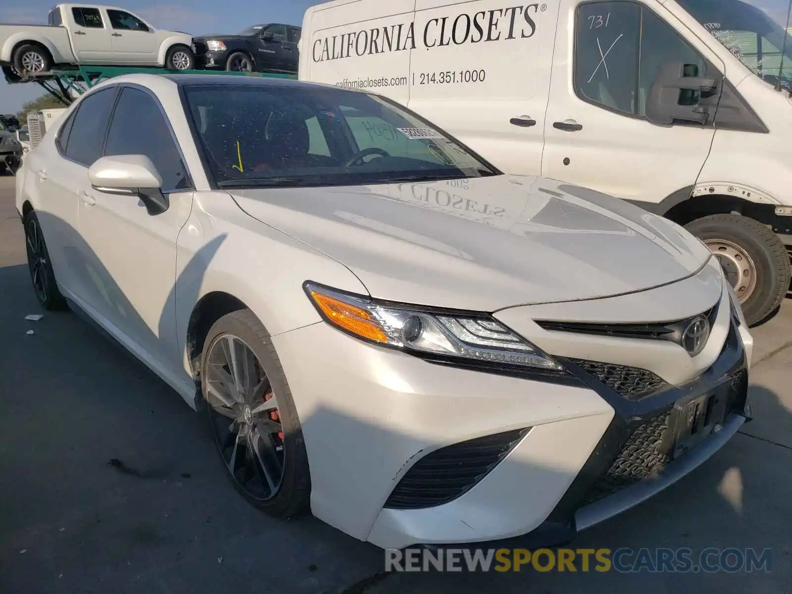 1 Photograph of a damaged car 4T1K61AK6LU920933 TOYOTA CAMRY 2020