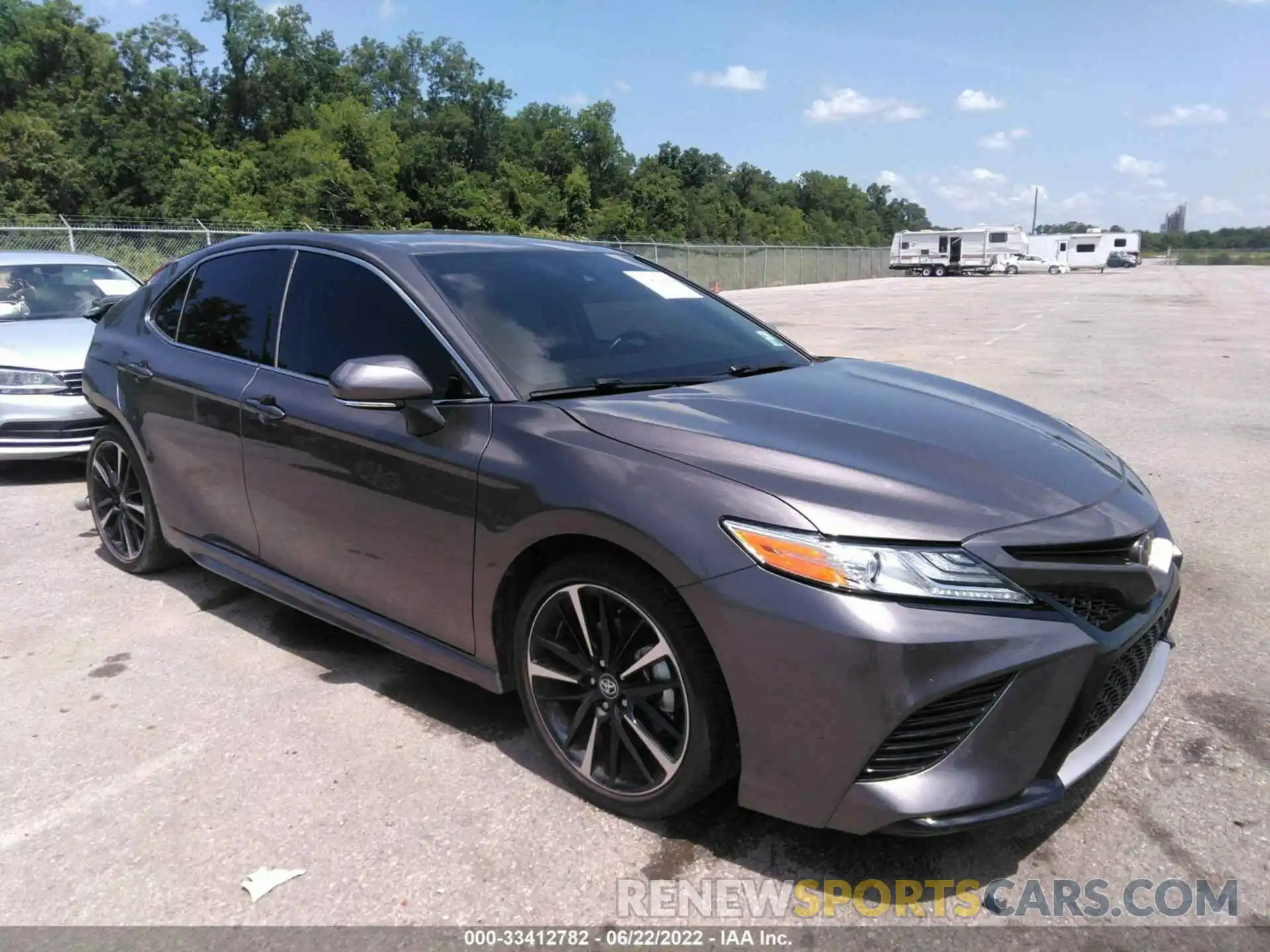 1 Photograph of a damaged car 4T1K61AK6LU932998 TOYOTA CAMRY 2020